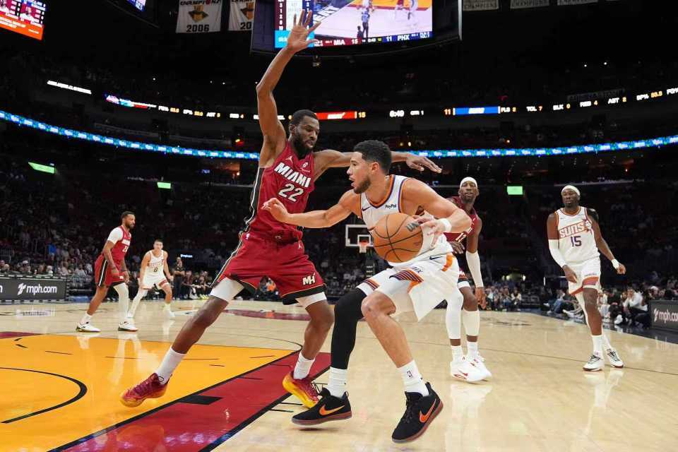 狄龙15T联盟第一濒临禁赛！热火险胜太阳 鲍威尔27分布克24+9+9