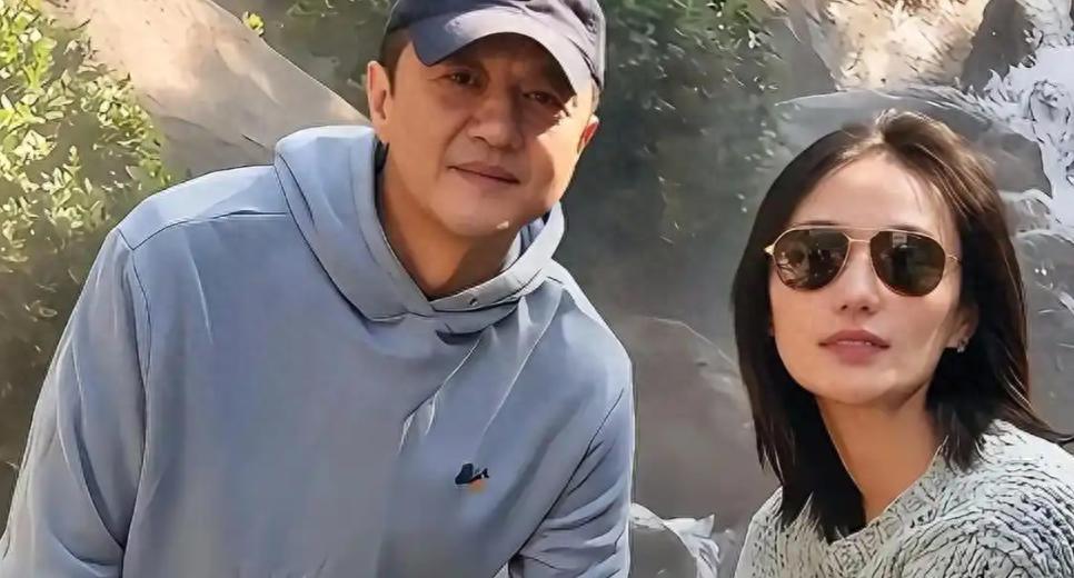 半岛体育官方网站-复婚传闻真相大白仅24小时，李亚鹏高调官宣喜讯，全网恭喜